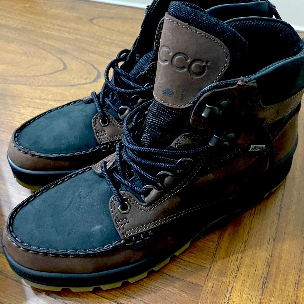 ECCO Track 11 Boot